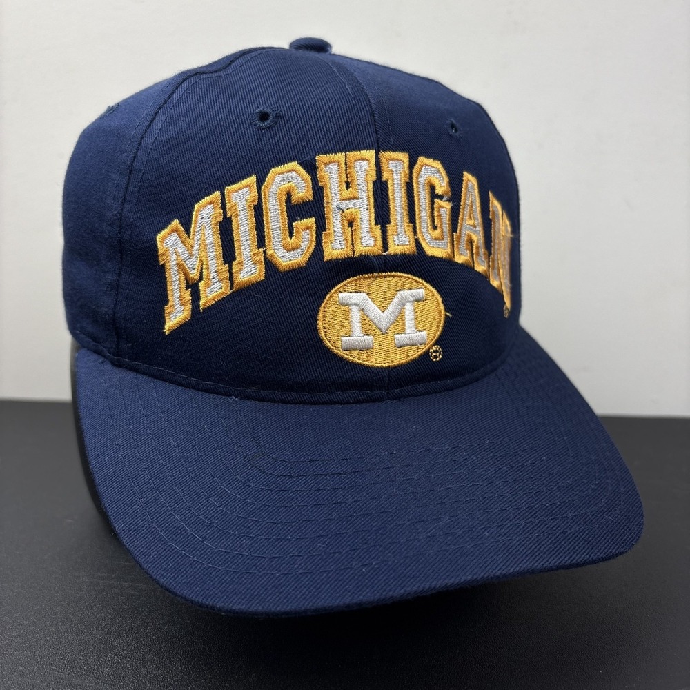 Vintage 90s Michigan Wolverines Snapback Hat Navy Maize Spellout Embroidered Cap